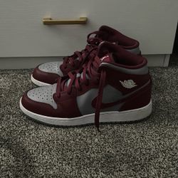 Jordan 1 size 7y
