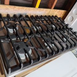 Viking Professional 36" Wide 6 Burner Stainless Steel Gas Cooktop 