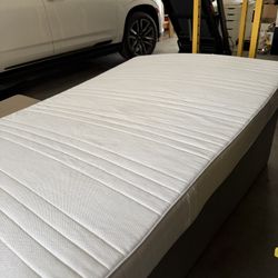 Full Mattress Like New