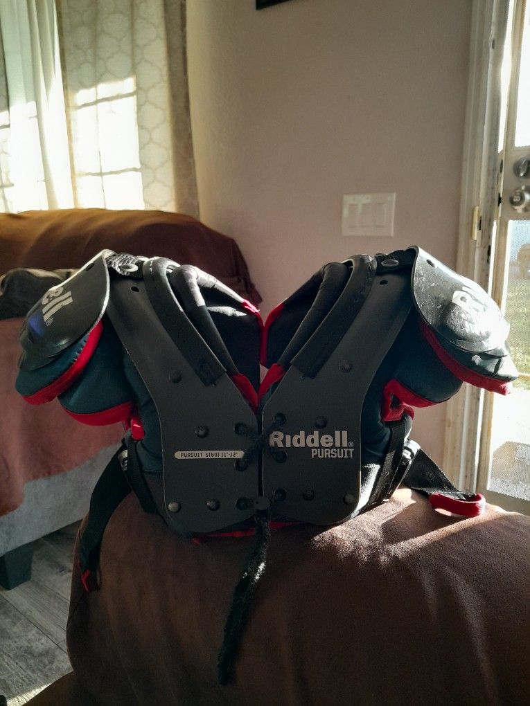 Riddell Pursuit Shoulder Pads
