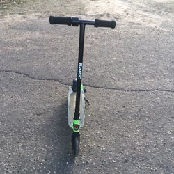 Electric Razor Black Label Stand On Scooter 