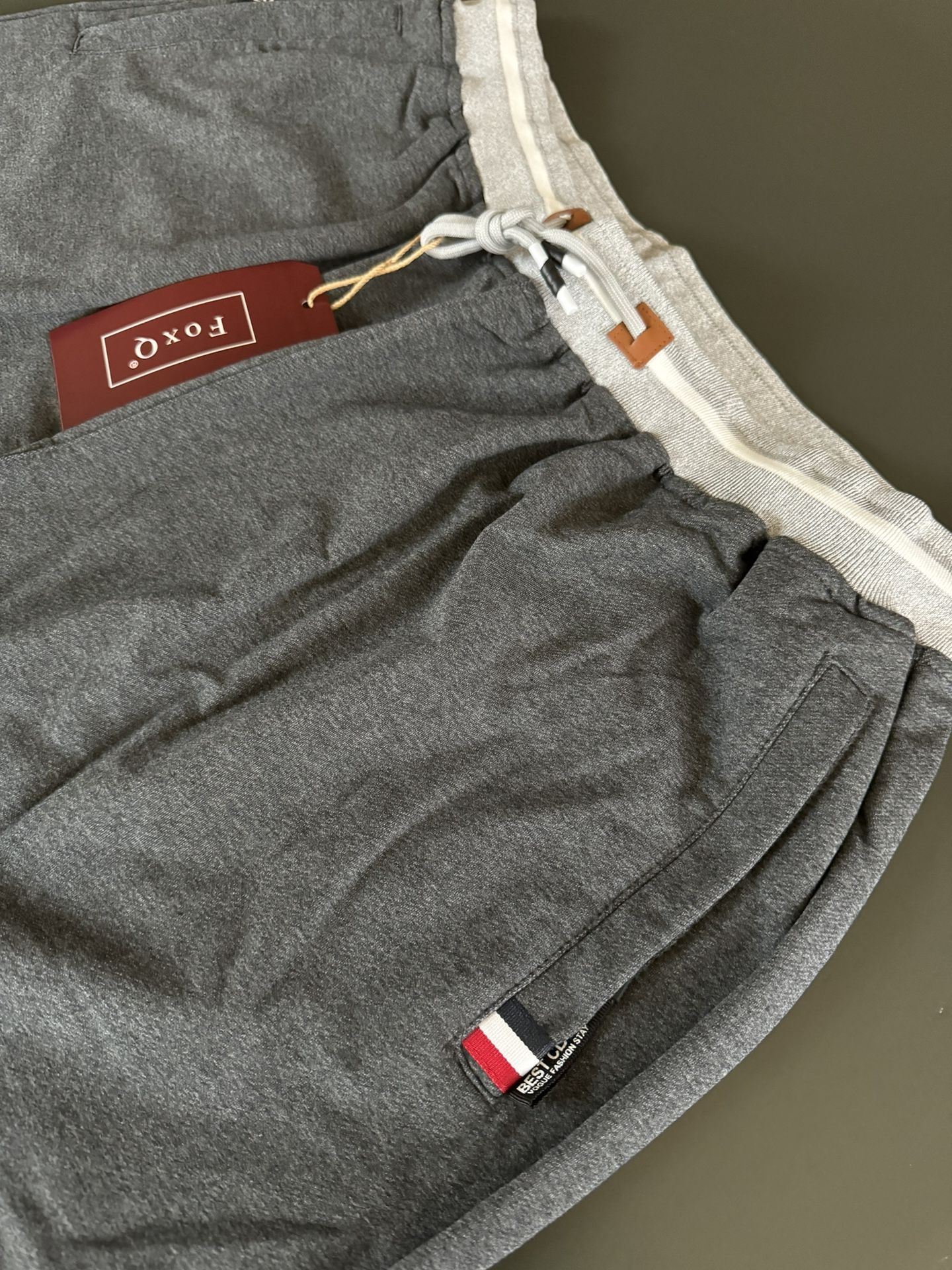 Brand New FoxQ Gray Mens Sweatpants with Pockets Sports Joggers Athletic Running Casual Pants Loose Fit Straight Leg Open Bottom