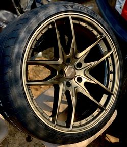 Satin Gold Venom Staggered wheels 20”