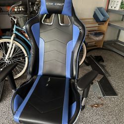 Gaming Chair - Needs Fix On One Wheel