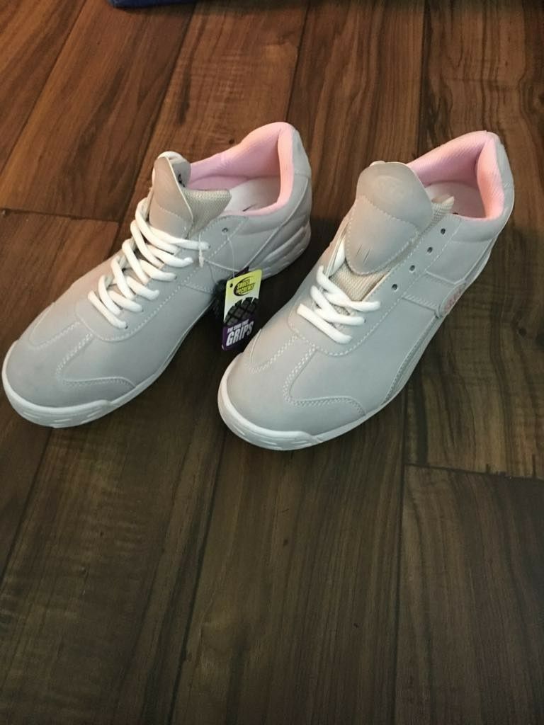 Price Drop!!! Shoes4Crews ® Women's Size 10
