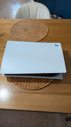 PlayStation 5 (PS5)