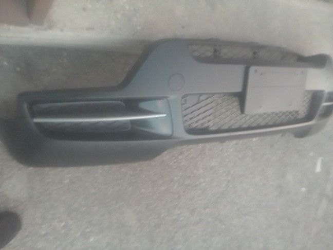 2008-2011 Bmw X5 Front Bumper With Accessories Oem.