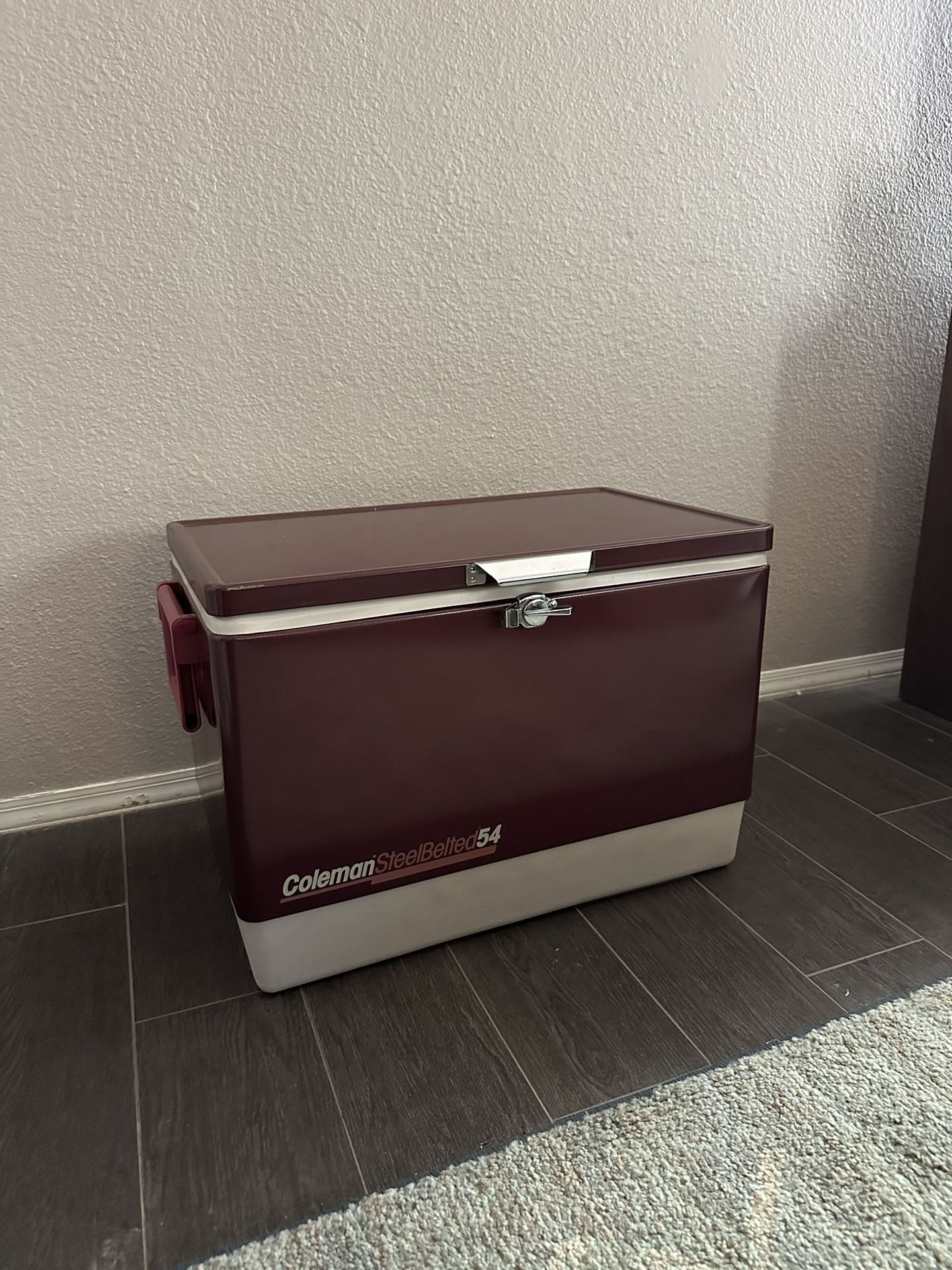 Vintage Coleman Steel Belted 54 Qt Cooler Vintage Maroon 1986 Great Condition