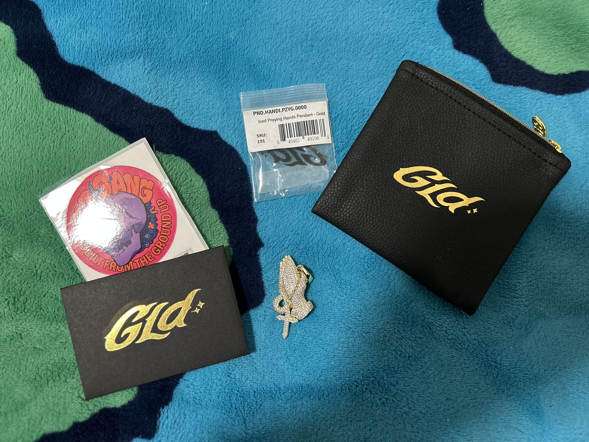 GLD Praying Hands Pendant