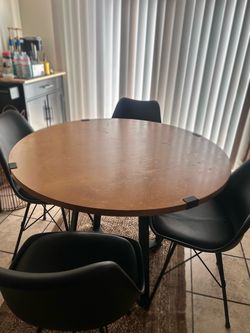 Dining Table & Chairs
