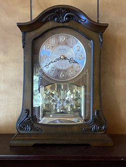 Rhythm Classic Mantel Clock W/18 Melodies