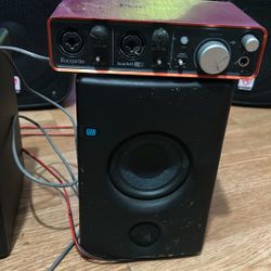 Focusrite Scarlet 2i2 Studio Recording Equipment