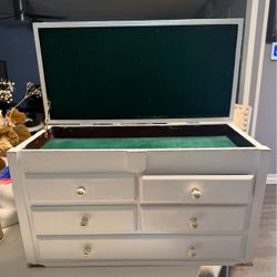 Jewelry box or Make up