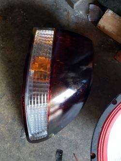 200-2002 honda accord tail light