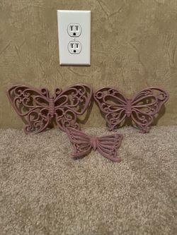 Vtg purple butterfly wall decor