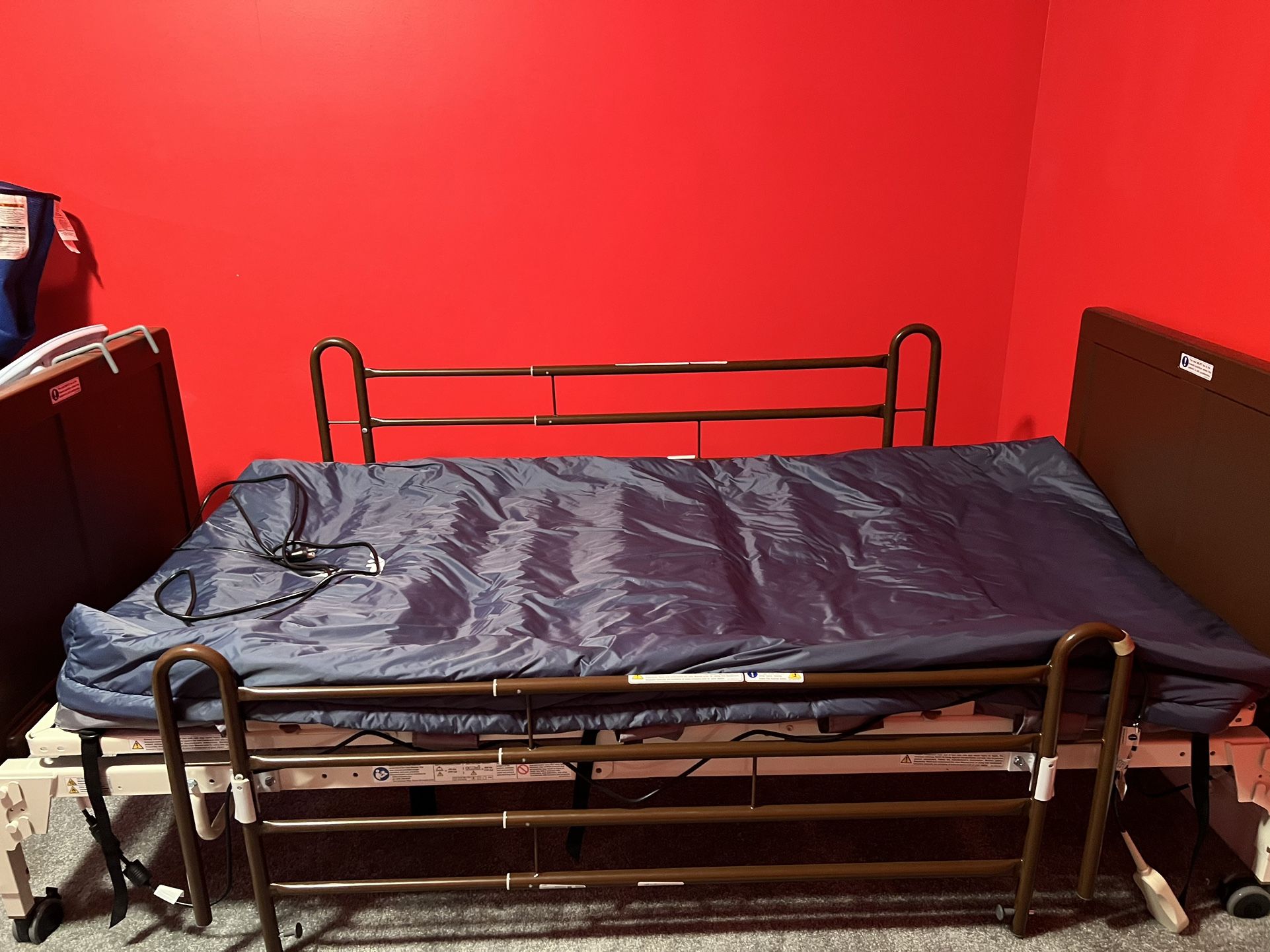 Medical bed w/ Alternating Pressure Mattress Low Air Loss System & Regular Mattress(Brand new)