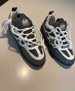 Lv shoe