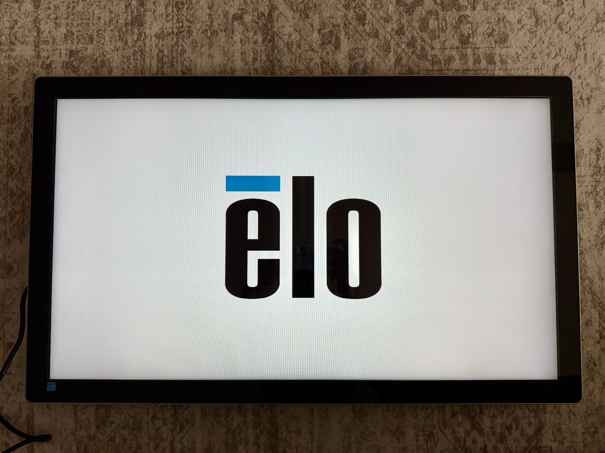 Like New - Elo 3203L Touchscreen 32” Monitor