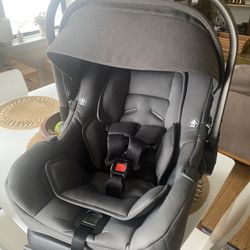Nuna Pipa Car Seat 