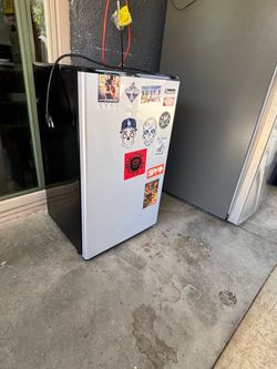 Magic chef  mini fridge &  freezer