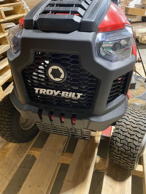 Troy-Bilt 547cc Bronco 46 Gas Riding Lawn Mower