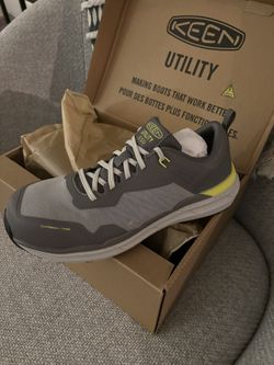 Brand New Men’s Keen Work Shoe (carbon toe)