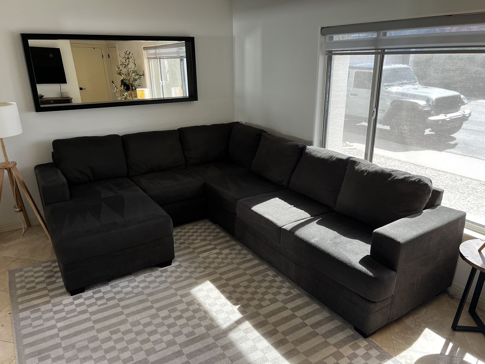 Couch Sectional With Chase