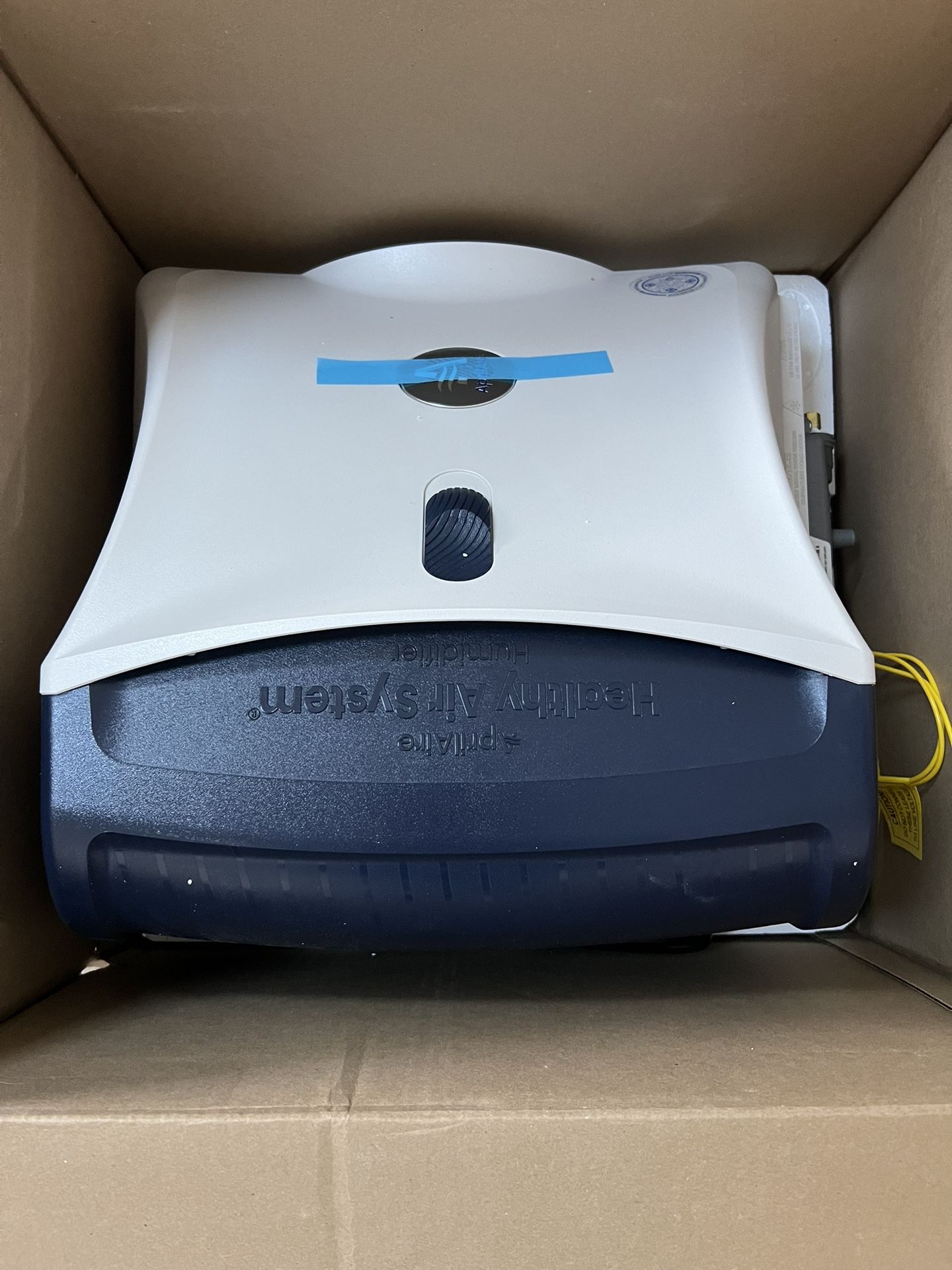 Brand new  AprilAire 720A Whole-House Fan-Powered Evaporative Humidifier – 21 Gallons Per Day, Water Saving With Automatic Digital Control for up to 6