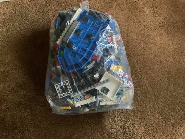 Miscellaneous legos and figures
