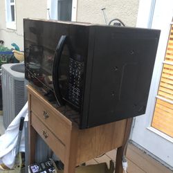 Samsung Black Microwave 