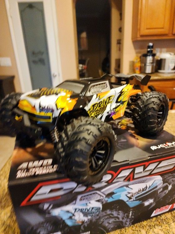 Brand New 1/16 BRUSHLESS RC 4X4 TRUCK FAST 70+KMPH WITH 3SPEED LEVELS