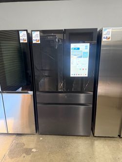 Samsung Bespoke 29 Cu Ft 4-Door French Door Refrigerator With Family Hub In Charcoal Glass / Matte Black 😍