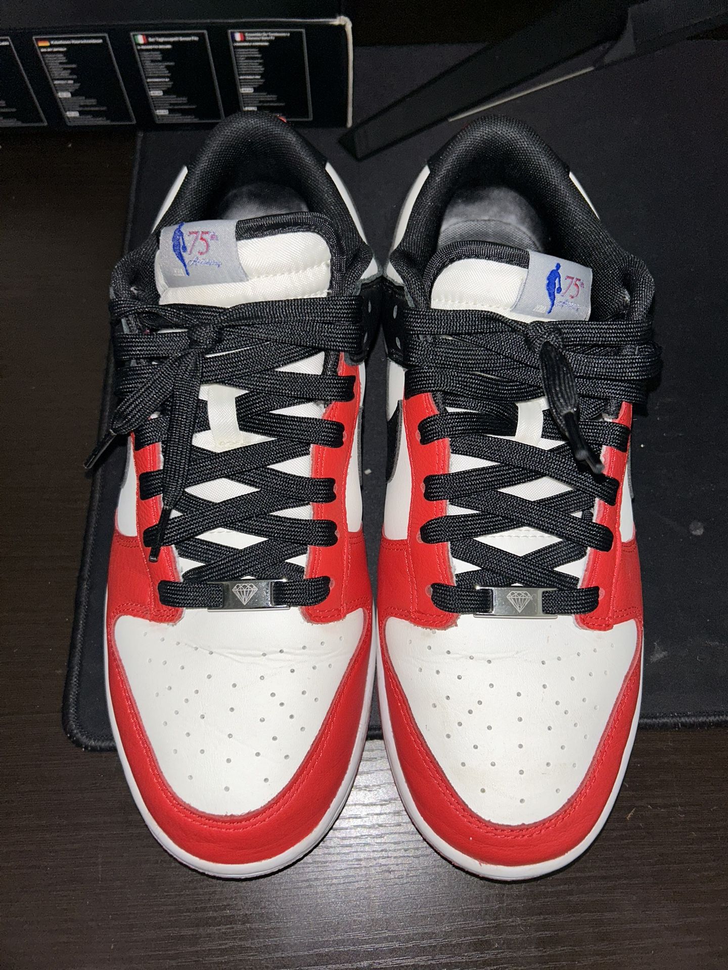 Dunk low “75th Anniversary” Size 10