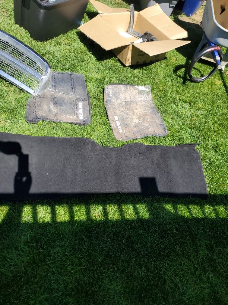 Dodge Ram 1500 Floor Mat Set