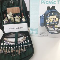 Yukon Picnic Backpack Green With Purple/Grape Pattern Service For Four. New!!