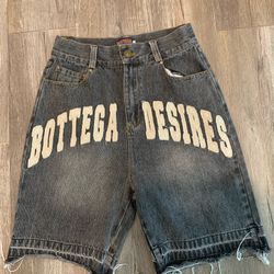 BOTTEGA DESIRES SHORTS