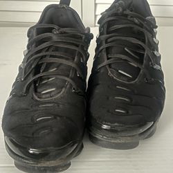 Nike Sneakers Size  9