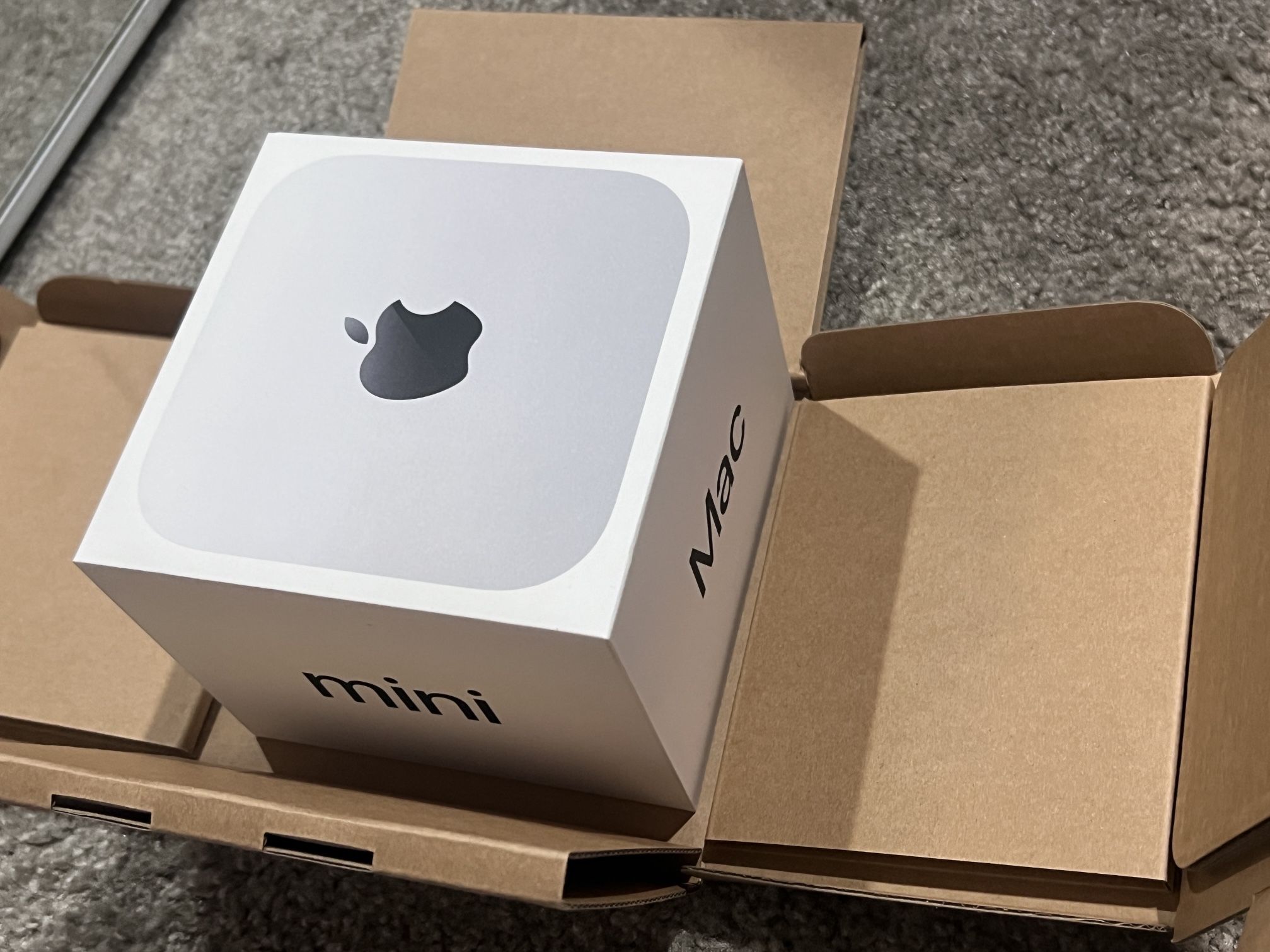 Apple Mac Mini 2024 M4 10-Core CPU 10-Core GPU 16GB 256GB - New & Sealed