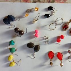 Lot Of 16 Pairs Vintage Earings
