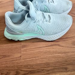 Nike Women, White And Cyan, Size 9.5