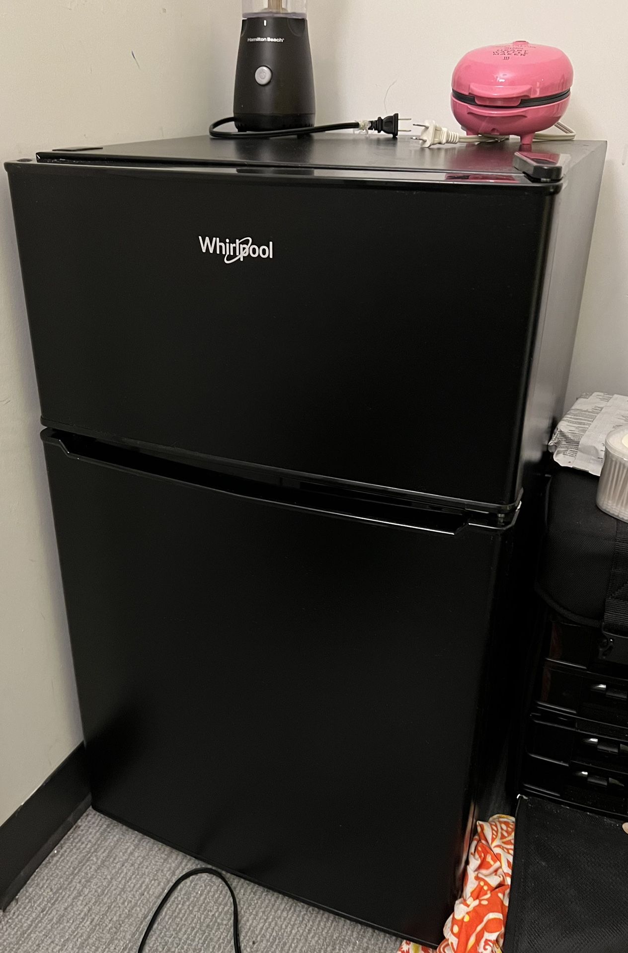 Whirpool 3.1 Cu. Ft Mini Fridge with Freezer in Black