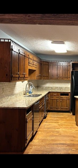 Cabinets Top And Bottom