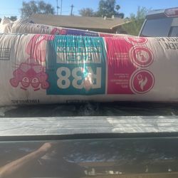 New R38 And R13 Faced And Unfazed 5 Bags Insulation All $200 Some Opened From Being In Storage 