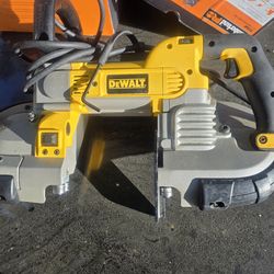 Dewalt 5 inch band saw with 2 boxes of blades