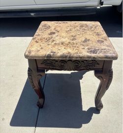 Side table for sale !