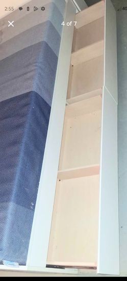 Beautiful White Twin Bed Set w/ Storage + Mattress – 
Beautiful white twin bed set with headboard and built-in shelf for extra storage.
Includes 2 ind