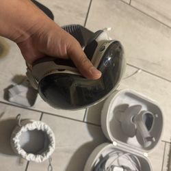 Apple Vision Pro – 256GB | $1,600