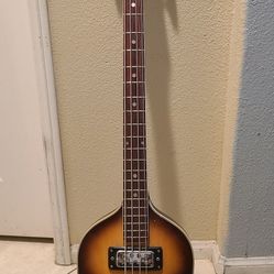 Vintage Apollo Violin Bass Guitar – Beatles Style – Made in Japan