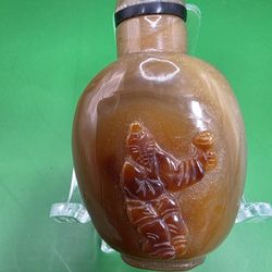 Estate Chinese Agate Snuff Bottle With Raised Motif 