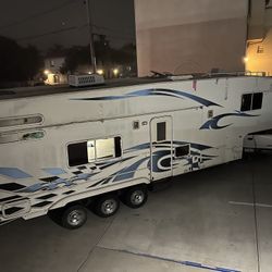 50% Off Today Triple Axle Toyhauler W Onan 5500 Genset Needs Carpenter 